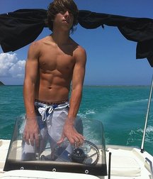Muscle teens 2 5db8c32971fa6.jpg