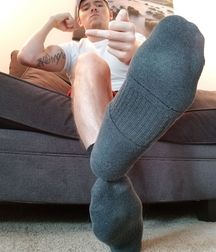 Sneaker sox and feet boys 5db9c110f35ed.jpg