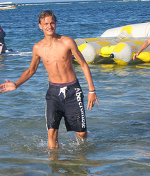 Smiling beauties 5db9c4fe27d38.jpg