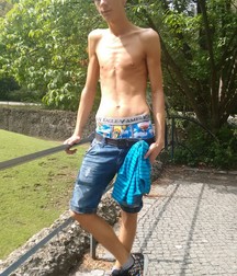 Sexy twinks 2 5dbc491913e07.jpg
