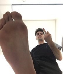 Sweaty bare feet 5dbca6463be66.jpg