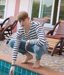 Famous feet 5dbda5887b838.jpg