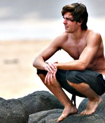 Famous feet 5dbda59c513c4.jpg