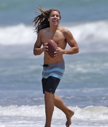 Famous feet 5dbda5a87dc2c.jpg