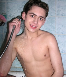 Adrian Solo 5dbe16e3aa44c.jpg