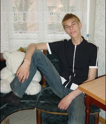 Ton @ home 5dbe176caa018.jpg