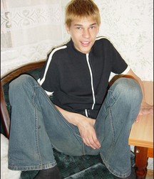 Ton @ home 5dbe17723130b.jpg