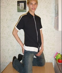 Ton @ home 5dbe17837b357.jpg