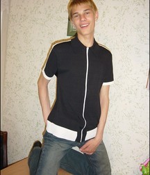 Ton @ home 5dbe178528949.jpg