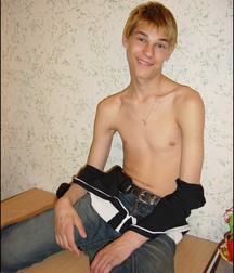Ton @ home 5dbe178f52315.jpg