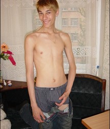 Ton @ home 5dbe179c11d95.jpg