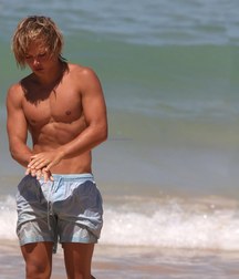 Tasty boys 5dbe30fab2a83.jpg