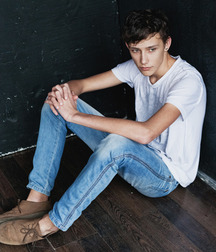 Teen boys  5dbf1e230b357.jpg