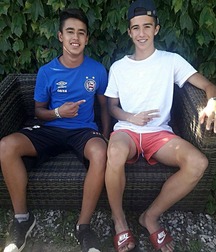 Teen boys  5dbf1e7baef89.jpg
