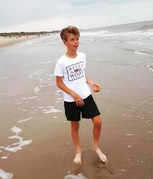 Teen boys  5dbf1e7d57cd7.jpg