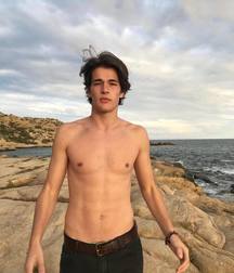 Model boys 2 5dc0d7dc7b0d9.jpg