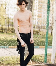 Model boys 2 5dc0d7e4ad17f.jpg