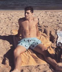 Model boys 2 5dc0d7e67e17c.jpg
