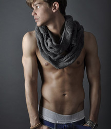 Male beauties 5dc0db38bacb4.jpg