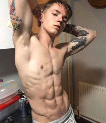 Male beauties 5dc0db5cce14d.png