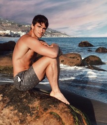 Barefoot models 5dc1e91f7d20f.jpg