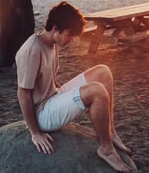 Barefoot models 5dc1e9600a12a.jpg