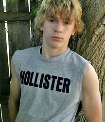 Twinks 200 5dc200ec71342.jpg