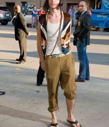 Boy beauties in flip flops 5dc313cce2dae.jpg