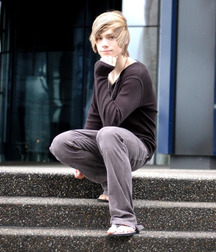 Boy beauties in flip flops 5dc313df78506.jpg