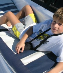Boys barefoot 16 5dc430061fdf2.jpg