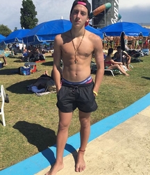 Boys barefoot 16 5dc4302c1696a.jpg