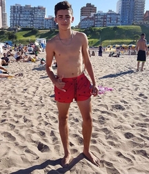 Boys barefoot 16 5dc43035d1a39.jpg