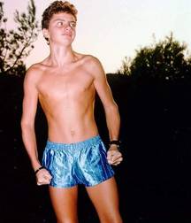 Twinks 202 5dc475ff93482.jpg