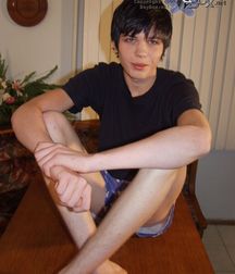 Twinks 202 5dc47602e046c.jpg