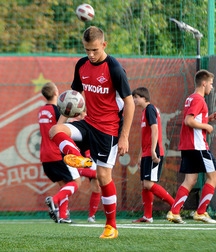 Boys in sport gear 5dc479a480828.jpg