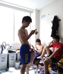 Asian boy power 5dc4864bdea33.jpg