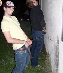 Taking a leak 5dc48eab43f68.jpg