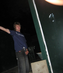Taking a leak 5dc48eb360d8b.jpg