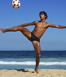 Powerful boy bodies 5dc49f4cc0e30.jpg