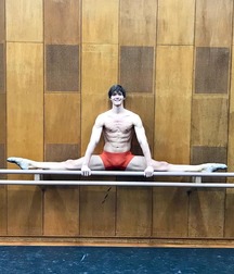 Powerful boy bodies 5dc49f6088697.jpg