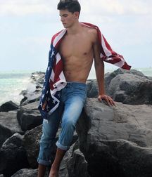 Powerful boy bodies 5dc49f689e08b.jpg