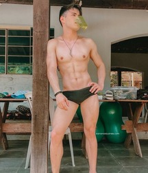 Powerful boy bodies 5dc49f785f297.jpg