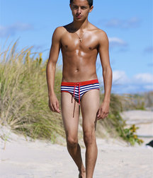 Powerful boy bodies 5dc49f892be25.jpg