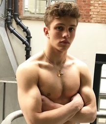 Wanna touch my ripped abs 5dc56eb2c42e7.jpg