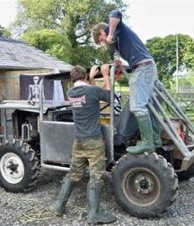 Farmboys in boots 5dc6c432b26e6.jpg