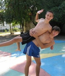 Bodies hard and hot 5dc72538bb8b6.jpg