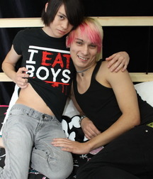 Boys so lovely 5dc972ee24921.jpg