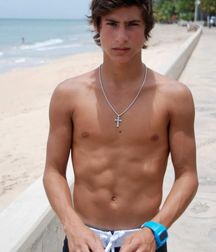 Boy wonders 5dc9a33924370.jpg