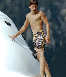 Boy wonders 5dc9a344e3a0f.jpg