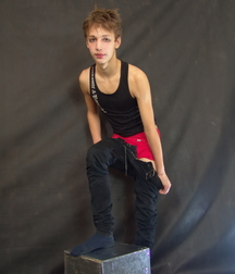 Skyler (highres) 5dcb02246e977.jpg
